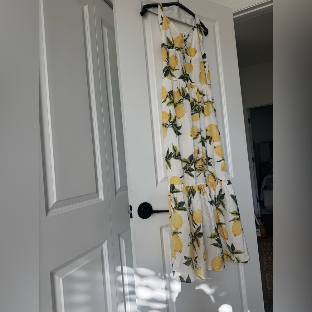 NWOT Lemon Print Maxi Dress
Never worn
🍋🍋🍋🍋 - Picture 9 of 10